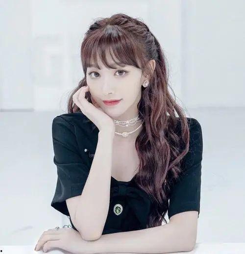 娱乐吃瓜君孔雪儿,娱乐吃瓜界的璀璨明星  第1张